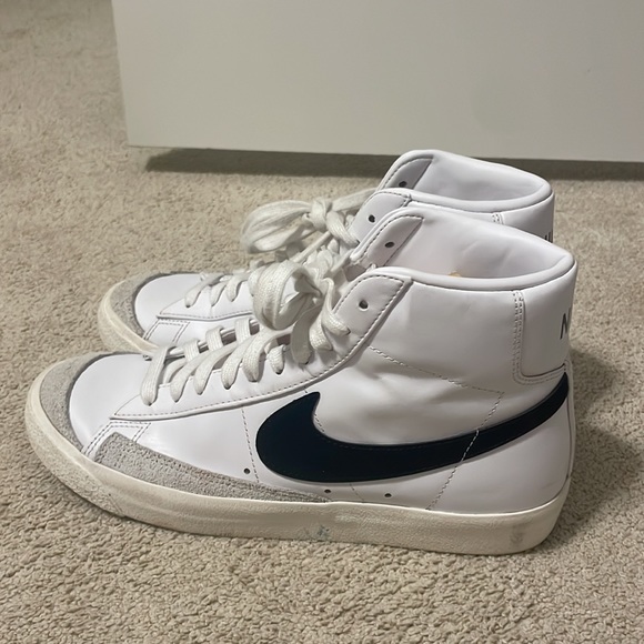 ‼️SOLD‼️ Nike high top blazers women’s size 9.5 - Picture 3 of 13